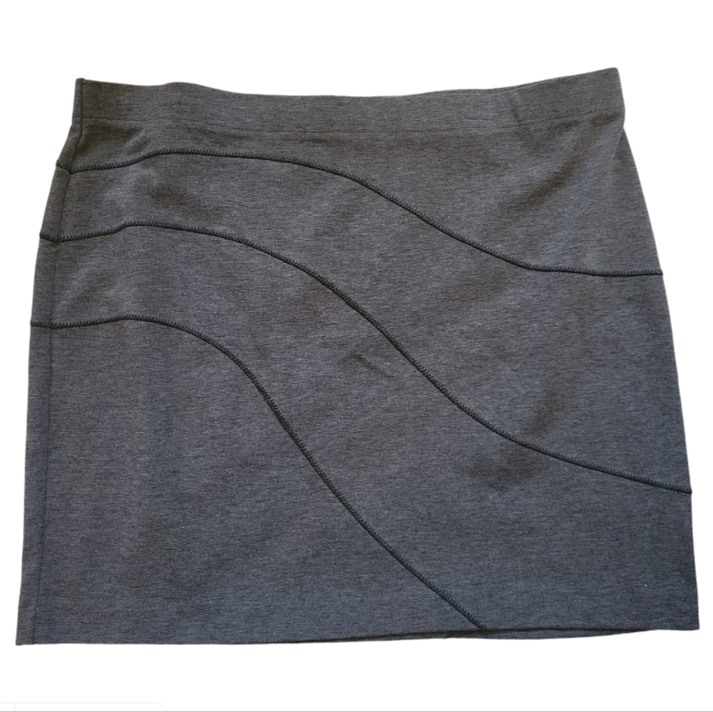 Simply Vera Vera Wang charcoal skirt. EUC! Ptp 19" Lgth 18.5" Extra Large